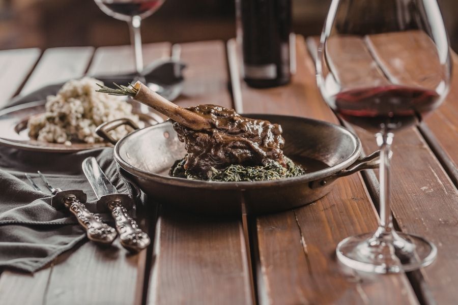 כיצד לבחור את היין המתאים לסוג הארוחה ראשי